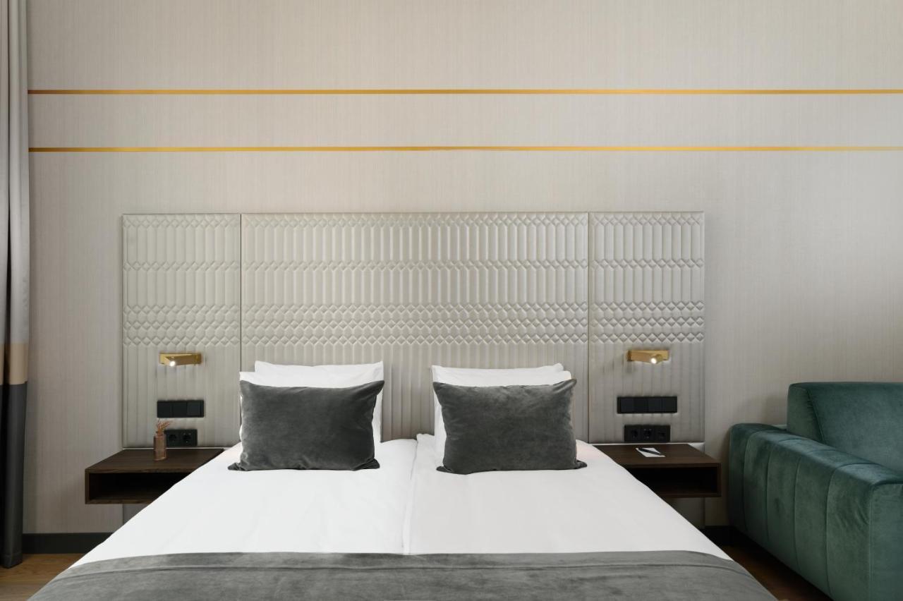 Emerald Downtown Luxury Suites By Continental Group Budapest Esterno foto
