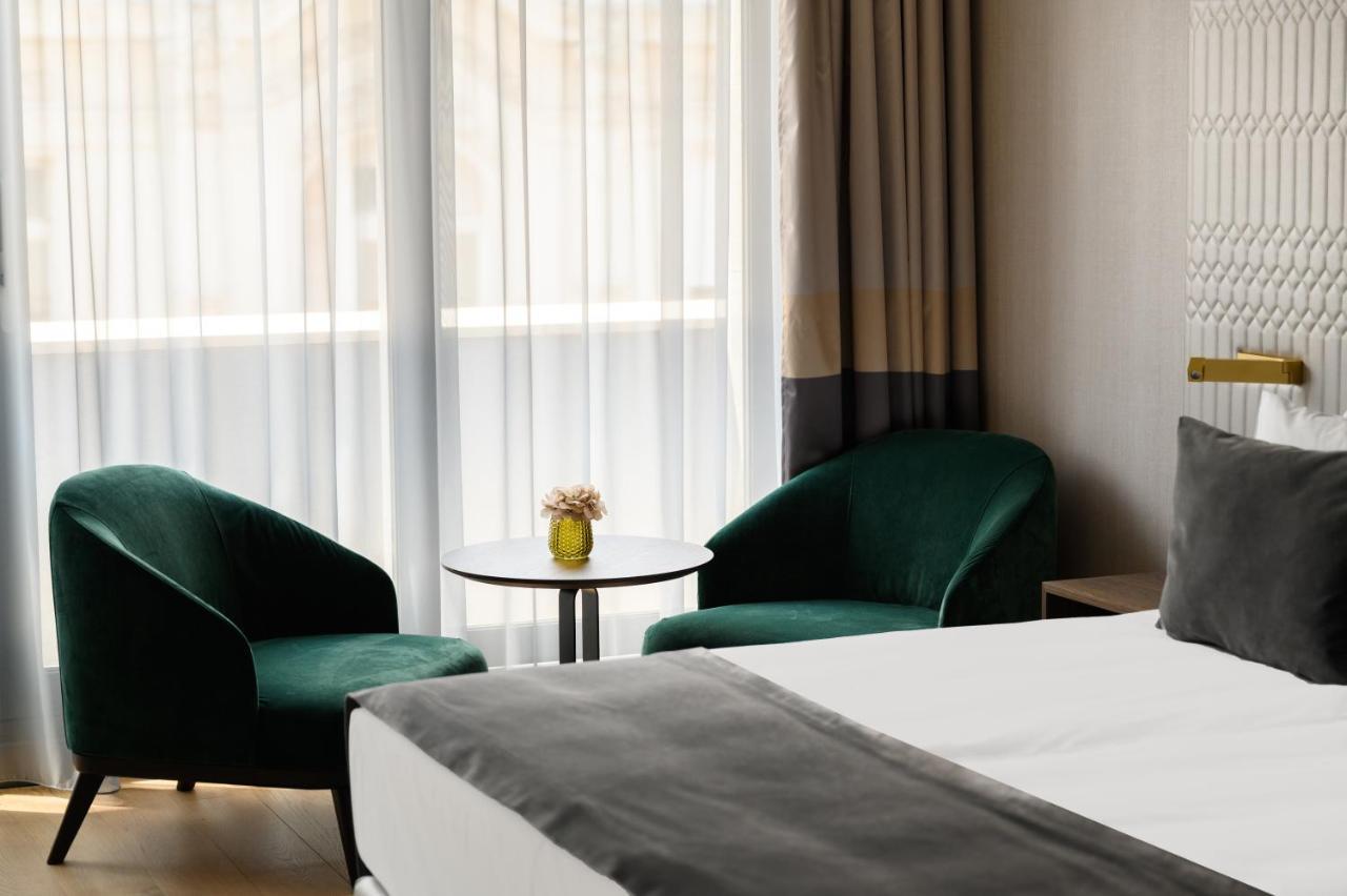 Emerald Downtown Luxury Suites By Continental Group Budapest Esterno foto