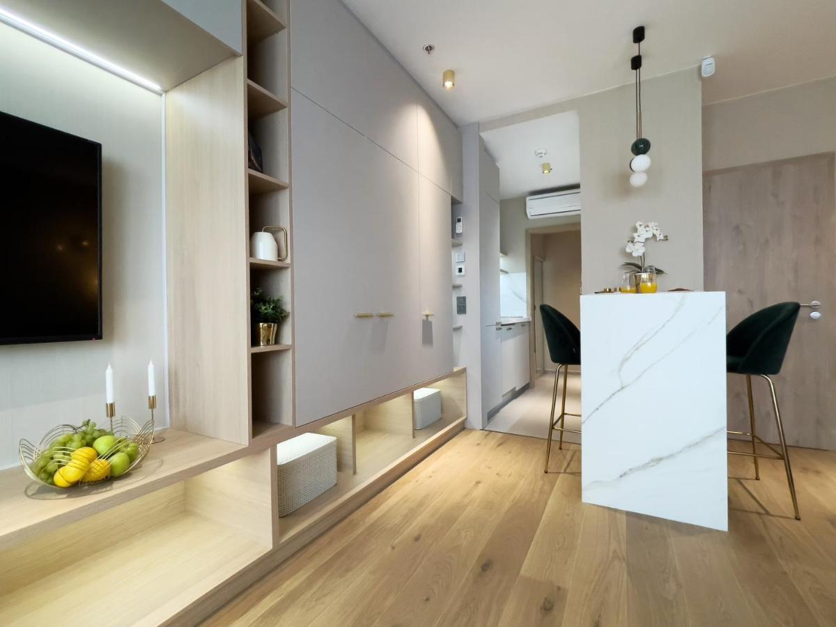 Emerald Downtown Luxury Suites By Continental Group Budapest Esterno foto