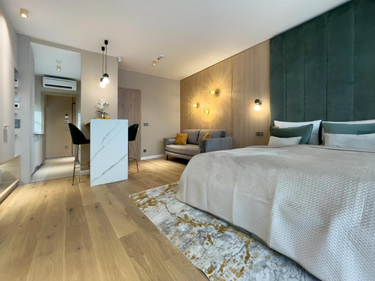 Emerald Downtown Luxury Suites By Continental Group Budapest Esterno foto