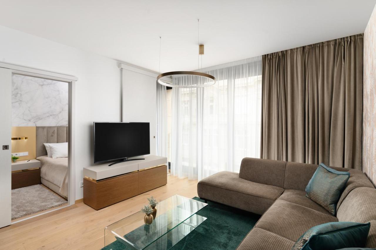 Emerald Downtown Luxury Suites By Continental Group Budapest Esterno foto