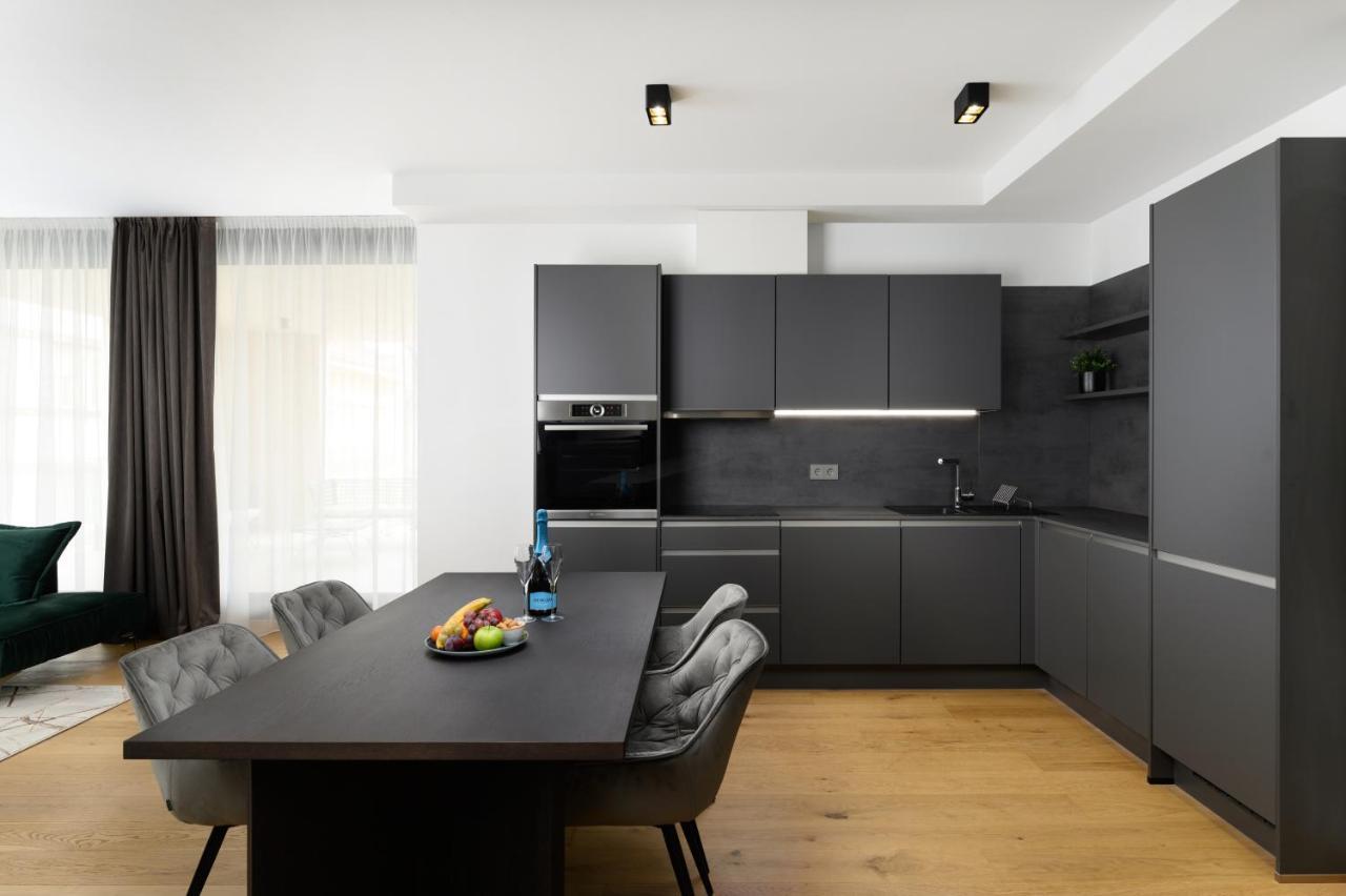 Emerald Downtown Luxury Suites By Continental Group Budapest Esterno foto