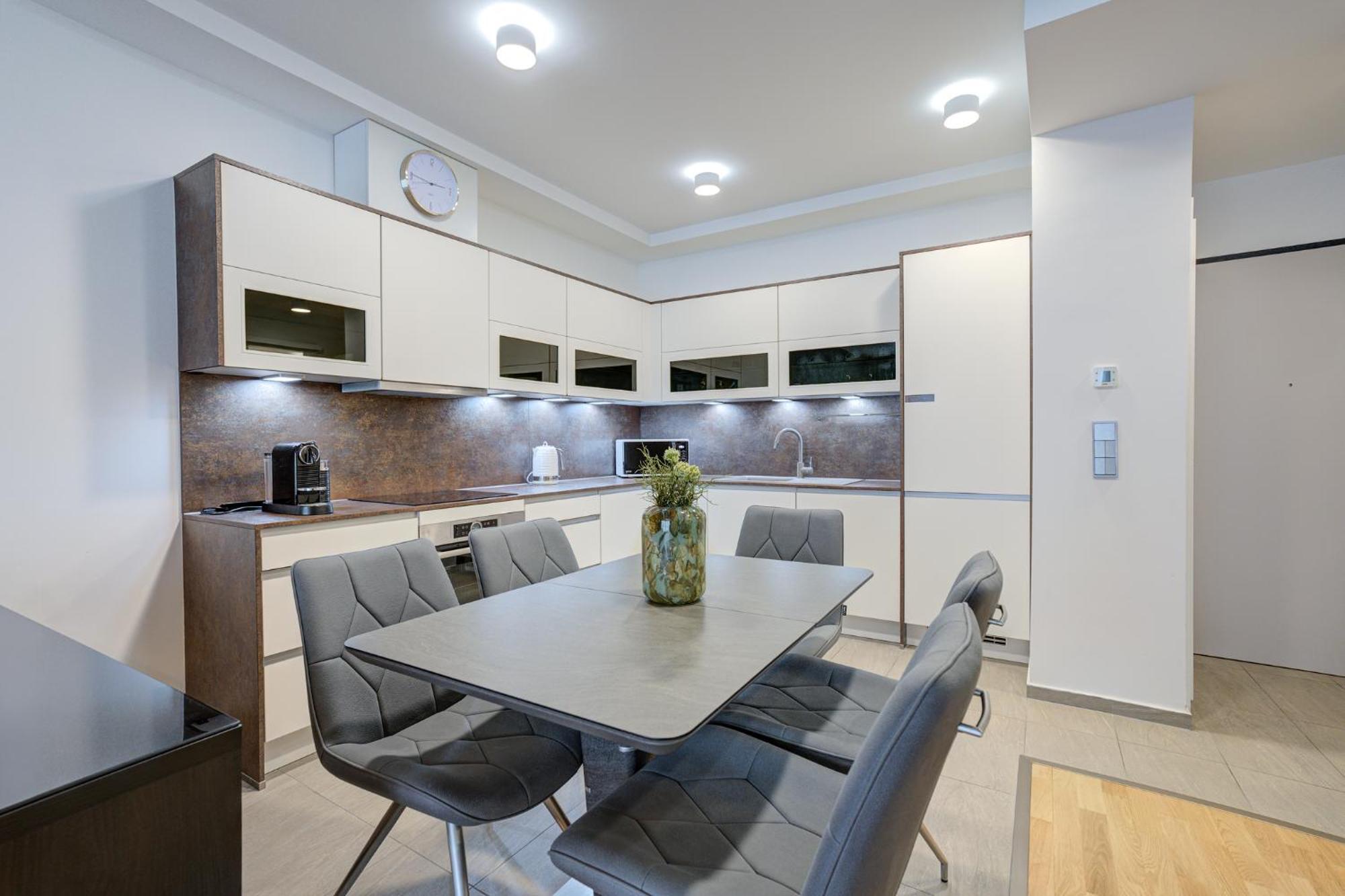 Emerald Downtown Luxury Suites By Continental Group Budapest Esterno foto