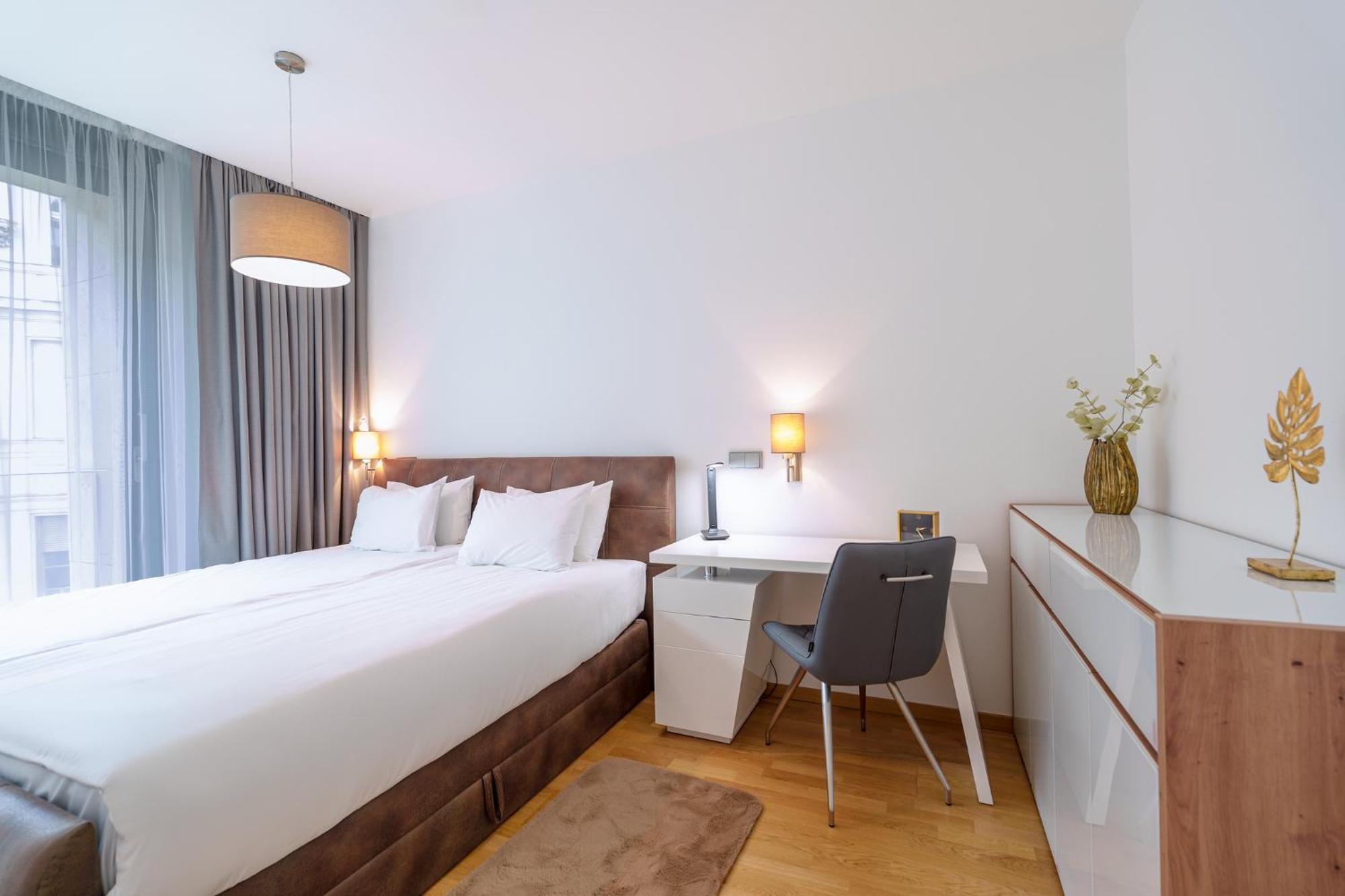 Emerald Downtown Luxury Suites By Continental Group Budapest Esterno foto