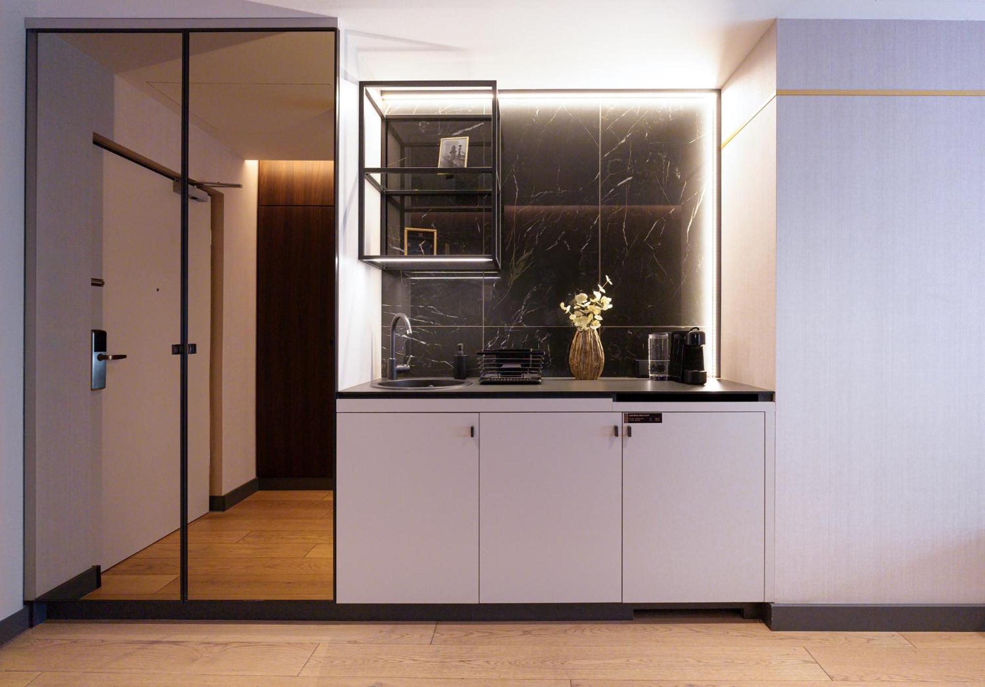 Emerald Downtown Luxury Suites By Continental Group Budapest Esterno foto