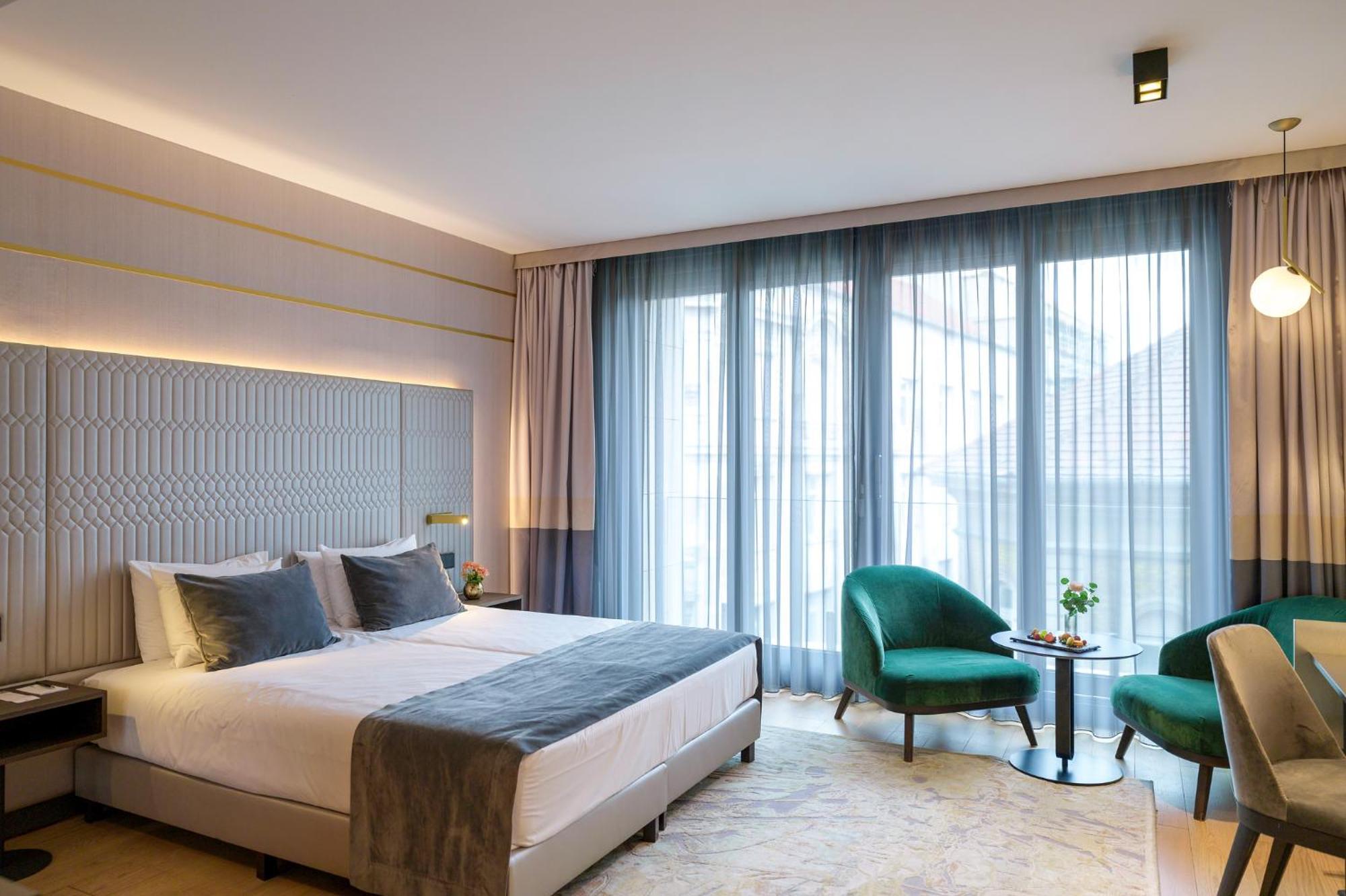 Emerald Downtown Luxury Suites By Continental Group Budapest Esterno foto